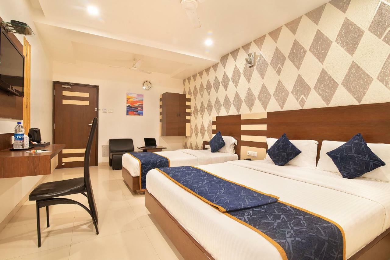 Hotel Sheetal Plaza Surat Exterior foto